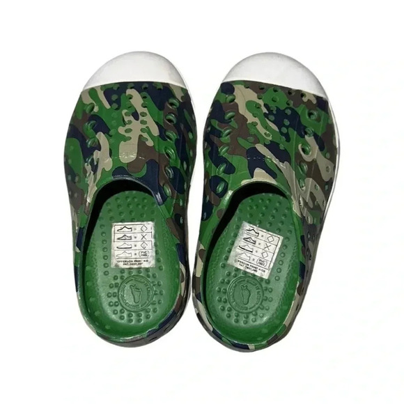 Native Green Camo Toddler Shoes Size 6 - Picture 1 of 5